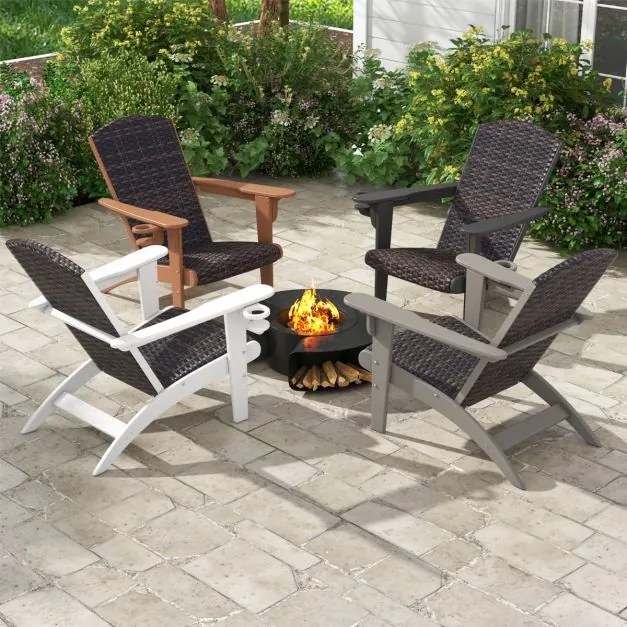 Cadeira Adirondack para Jardim em HDPE com assento e encosto almofadados em rattan, braços largos e porta-copos Cor do rattan Castanho misturado e Bra