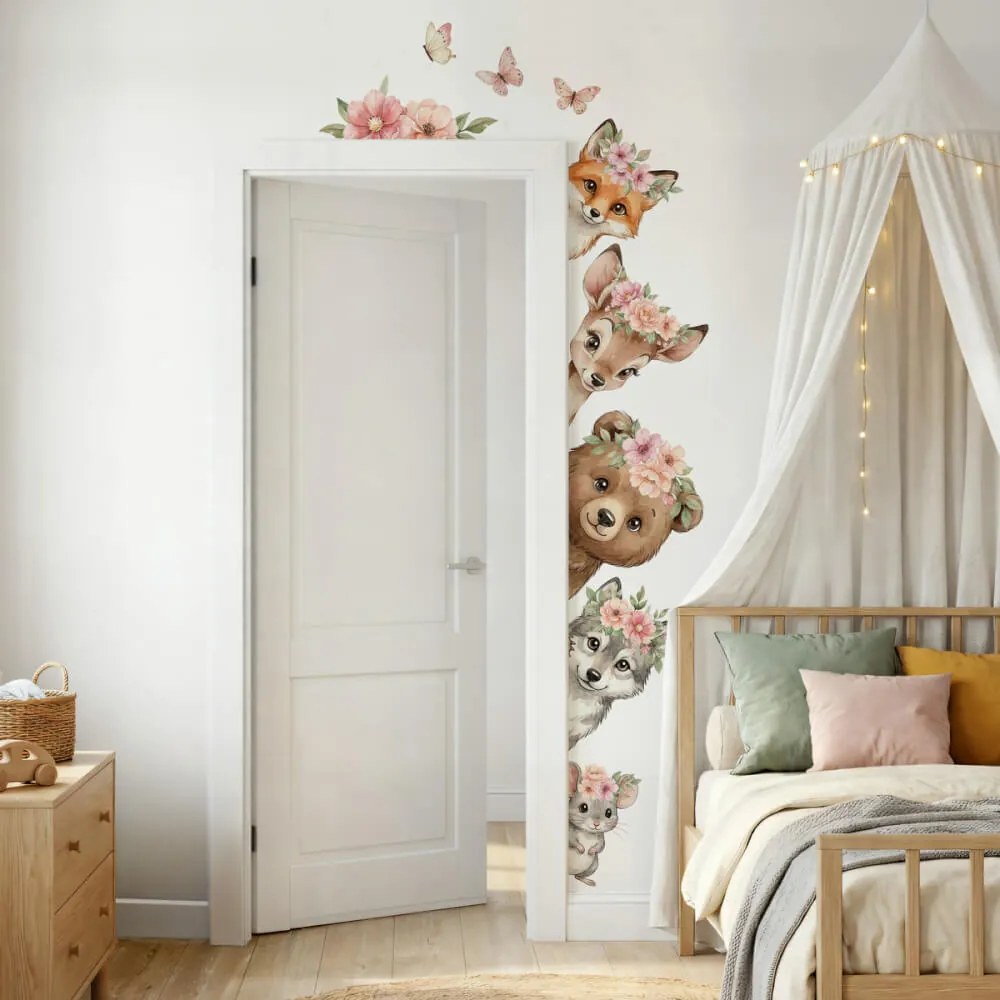 Um autocolante encantador à volta da porta - Animais da floresta com flores