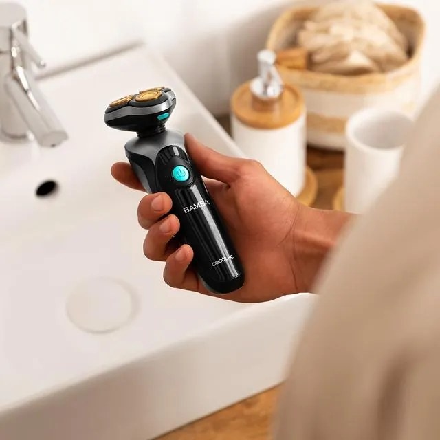Máquina de barbear Cecotec PrecisionCare TwistGroom 10 em 1 com base de carregamento, bateria de lítio, lâminas de aço inoxidável com revestimento de