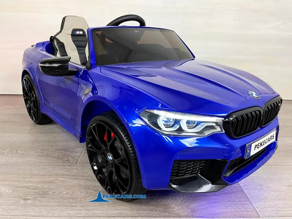 Carro elétrico para Crianças BMW M5 24V rodas borracha, banco almofadado e com ecrã MP4 Azul metalizado