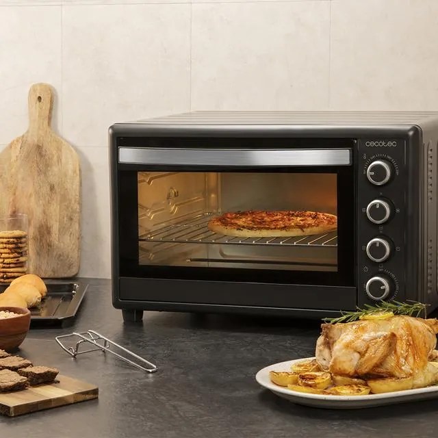 Mini-Forno com capacidade de 60 litros Bake&Toast 6090 Black Gyro, 12 funções combináveis, alta potência de 2200 W e espeto rotativo Preto