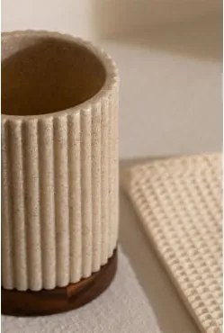 Porta-escovas Em Poliresina Wassila Nude Beige - Sklum