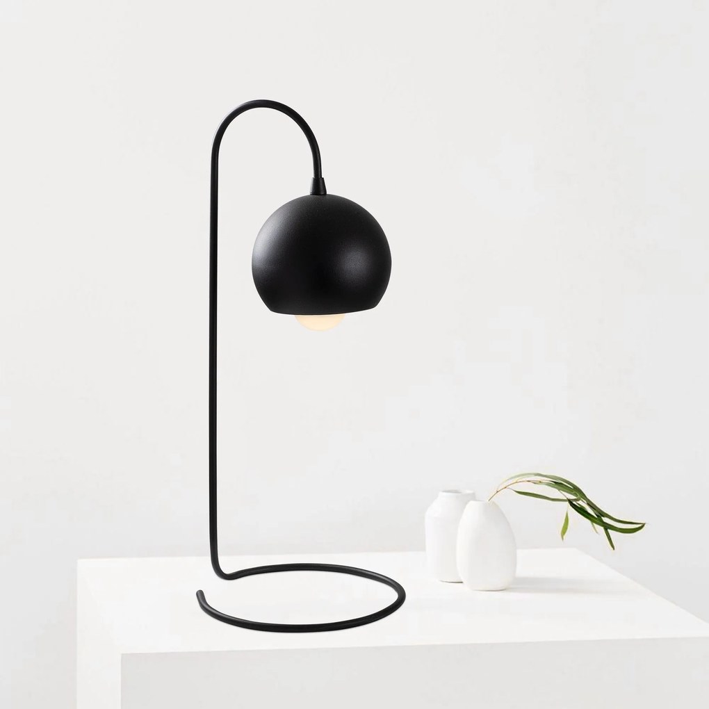 Candeeiro de Mesa Yilan – Preto – 14 x 23 cm