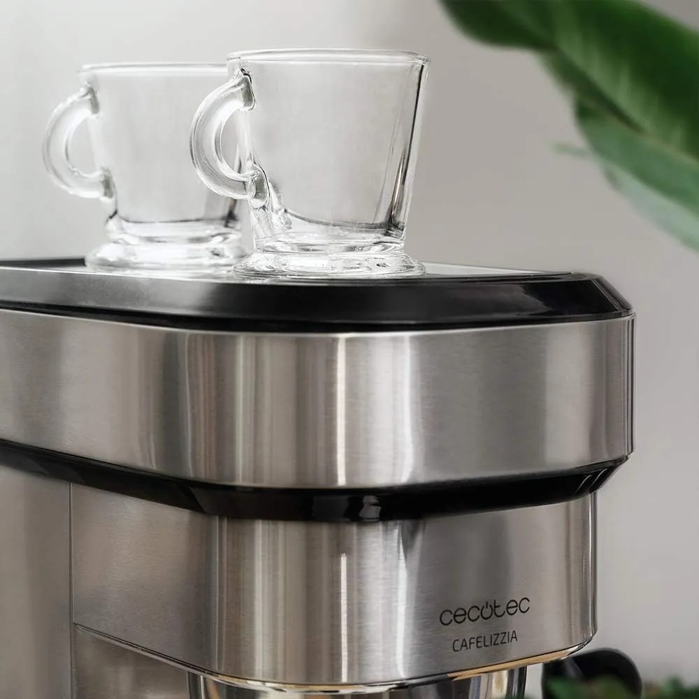 Máquina de café expresso Cafelizzia Steel com 20 bar, termobloco e vaporizador