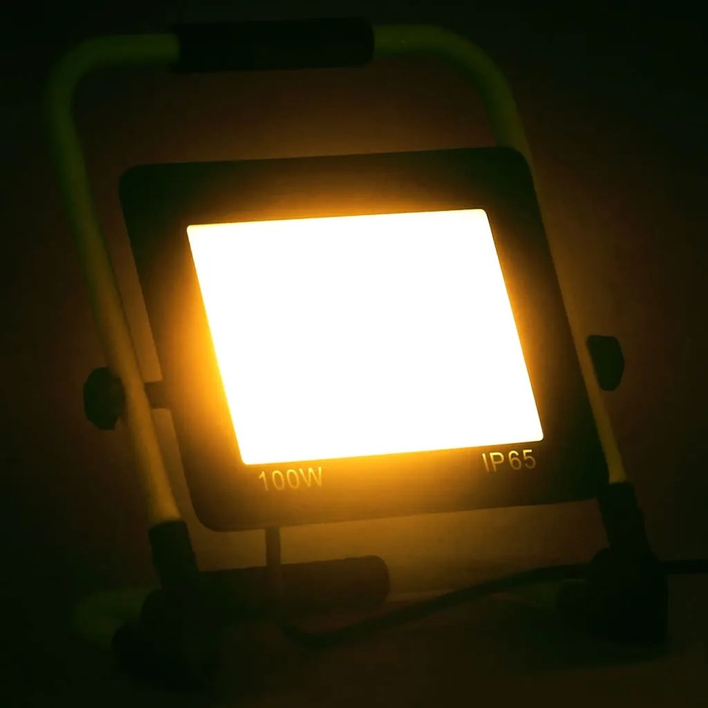Projetor c/ iluminação LED e pega 100 W branco quente