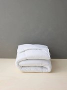 Edredon de meia estação em microfibra com toque suave branco