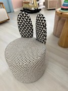 Cadeirão Bunny – Preto e Branco – 39x58x39 cm