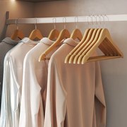 Conjunto de 20 cabides de madeira 44,5 x 23 cm natural + dourado rosa