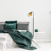 Candeeiro de Pé Lik – Preto e Dourado – 34 x 30 cm, Altura 150 cm