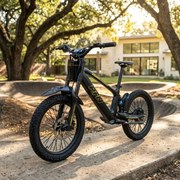 Bicicleta elétrica infantil 500W Roan RXF Evo Racing 18" Preta e Dourada