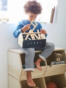 Caixa de ferramentas para construção em madeira preto