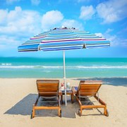 Guarda-sol de praia inclinável portátil com porta-copos saco de transporte e proteção solar UPF50+ para exterior Pátio Piscina 2 x 2,2 m azul claro
