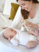 Ninho Cocoonababy RED CASTLE, para bebé branco