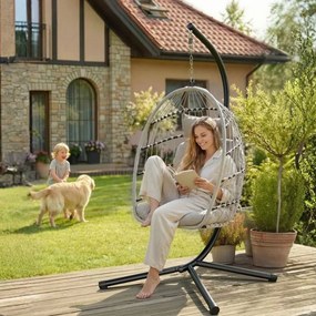 Cadeira suspensa com estrutura para um conforto relaxante