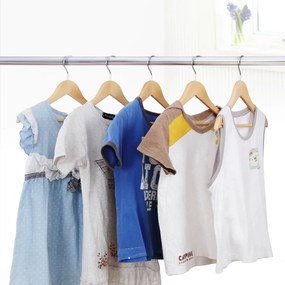 Conjunto 20 cabides para roupa de criança em madeira de ácer