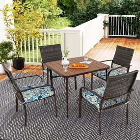Conjunto de jantar de jardim 4 cadeiras de rattan com almofadas e mesa quadrada com orifício para guarda-sol Castanho misto