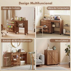 Mesa para Máquina de Costura Dobrável com Porta Magnética, 2 Compartimentos, Prateleira, 18 Suportes para Linhas e 5 Rodas, Castanho
