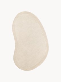 Tapete em lã artesanal com forma orgânica Kadey