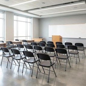 Conjunto 6 Cadeiras dobráveis de plástico para uso comercial (MESA NÃO INCLUIDA), com encosto e Estrutura metálica, para interior e exterior, escritór
