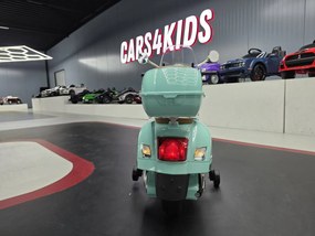Mota elétrica para crianças Vespa GTS 12 volts verde claro