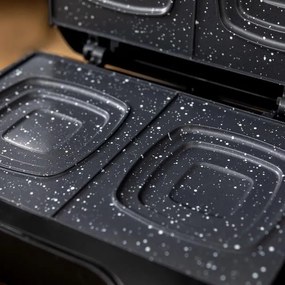 Tostadeira Rock'nToast Square + com acabamentos em aço inoxidável e 800 W de potência