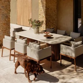 Conjunto De Mesa Retangular 230x110 Cm Sirvon E 8 Cadeiras De Jardim Com Braços Em Madeira De Acácia Olivia Beige Semoline - Sklum