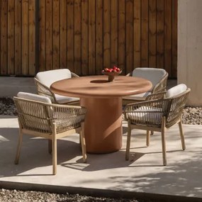 Conjunto De Mesa Redonda Ø120 Cm Em Cimento Namara E 4 Cadeiras De Jardim Com Braços Em Madeira De Acácia Karvia Tecido Branco & Terracota - Sklum