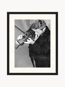 Fotografia emoldurada James Dean with Camera