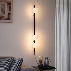 Candeeiro de Parede de Design Preto com Vidro Fosco 3-Luzes - Vertical