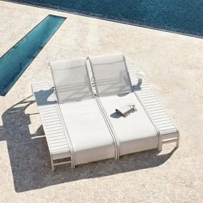 Conjunto De 2 Espreguiçadeiras Reclináveis E 2 Mesas Auxiliares Em Aço Marietta Branco - Sklum