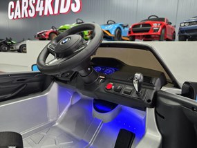 Carro elétrico para crianças BMW M5 24V Pneus EVA, Assento de couro sintético Cinza metálico