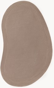Tapete em lã tufado à mão com forma orgânica Kadey