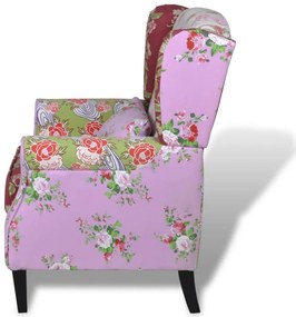 Poltrona de tecido com design de retalhos