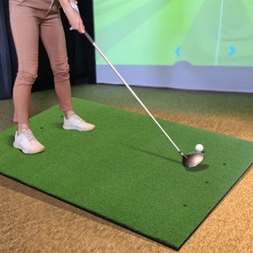 Tapete de golfe de relva sintética 3 em 1, 2 bastões de alinhamento 152 x 117 x 2,5 cm Verde