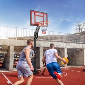Grande cesta de basquete montada na parede com painel à prova de estilhaçamento