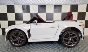 Carro elétrico infantil Bentley Bacalar 12V , telecomandado, pneus de EVA, assento em pele branco