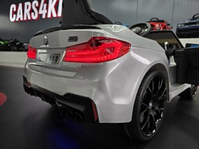 Carro elétrico para crianças BMW M5 24V Pneus EVA, Assento de couro sintético Cinza metálico