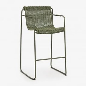 Banqueta Alta Empilhável Com Braços Em Rattan Sintético E Aço Revia ↑75 Cm & Verde Azeitona Intenso - Sklum