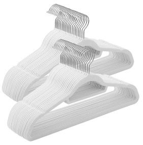 Cabides de veludo SONGMICS, pacote com 50, cabides antiderrapantes, 0,6 cm de espessura, economizadores de espaço, ganchos giratórios de 360°, 43,5 cm de comprimento, para casaco, jaqueta, camisa, vestido, calças, branco CRF020W02