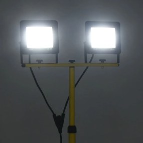 Projetor c/ iluminação LED e tripé 2x50 W branco frio