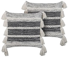 Conjunto de 2 almofadas decorativas em algodão preto e branco com borlas 45 x 45 cm ROCHEA Beliani