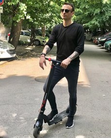 Trotinete Elétrica – Cruzaa Commuta – Preto – 45 km de Autonomia / 25