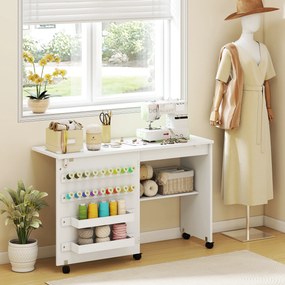 Mesa para Máquina de Costura Dobrável com Porta Magnética, 2 Compartimentos, Prateleira, 18 Suportes para Linhas, 5 Rodas, Branco