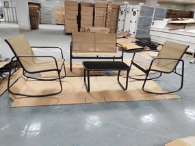 Conjunto de 4 móveis de jardim de metal + cadeiras de balanço de textilene e mesa de vidro temperado para 4 pessoas, varanda de piscina, preto