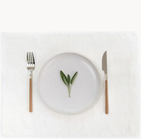 Individual de mesa em linho com franjas brancas