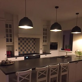 Candeeiro de suspensão preto com interior em latão 40 cm - Hoodi