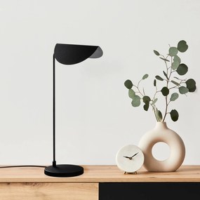 Candeeiro de Mesa Corner – Preto – 30 x 18 x 57 cm