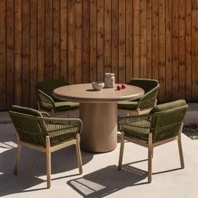 Conjunto De Mesa Redonda Ø120 Cm Em Cimento Namara E 4 Cadeiras De Jardim Com Braços Em Madeira De Acácia Karvia Camelo Castanho Claro - Sklum