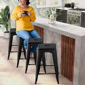 Conjunto de 4 bancos empilháveis de metal para cozinha, sala de jantar ou bar 42 x 42 x 61 cm Preto