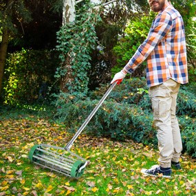 Rolo arejador para relvado com cabo telescópico 98L x 45l x 87H cm Verde